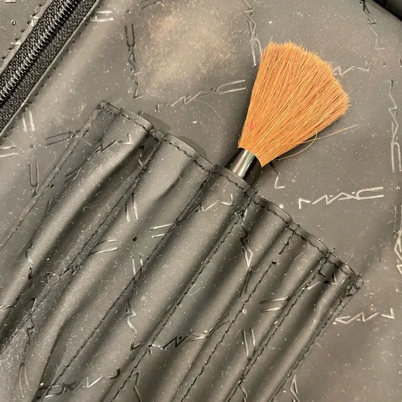 Wallet size Mac Make up and brush holder - Picture 12 of 15